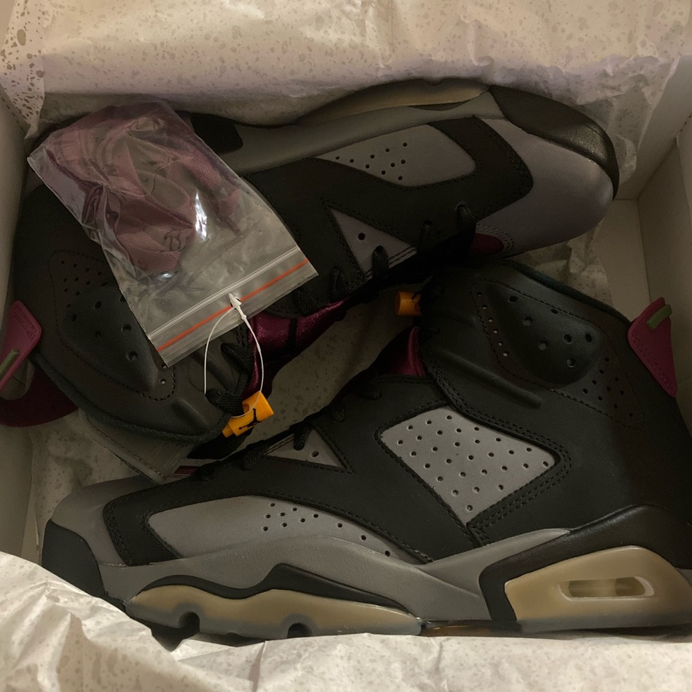 Jordan 6 Bordeaux size 10.5. New.